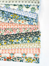 Load image into Gallery viewer, Fat Quarter Bundle | Petite Fleurs
